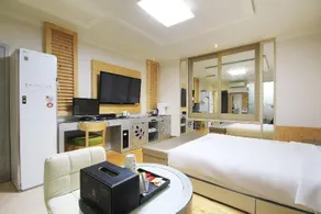 VIP Hotel - Image 4