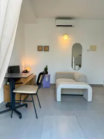 Hostel 94 - Image 4