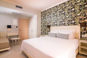 Neikos Mediterraneo Luxury Suites - Image 5