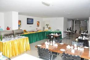 Phoenix Plaza Hotel Apartments - Image 3