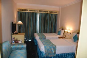 The Golden Parkk Hotel - Image 5