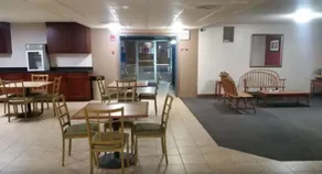Quality Inn - Image 5