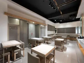 The Young Hotel - Image 4