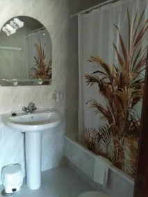 Hostal La Paz - Image 5
