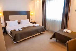 Nsm Palace Hotel - Image 3