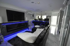 Sunset Mews - Image 5