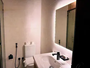 New Museum, Pyramids Inn - Image 4