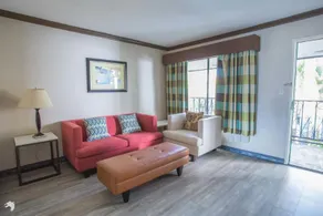Vanllee Hotel & Suites - Image 5