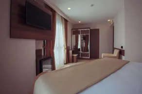 Hotel Paris Prestige - Image 2