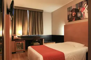 Studios Hotel - Image 2