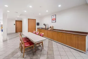 Econo Lodge Laredo - Image 2