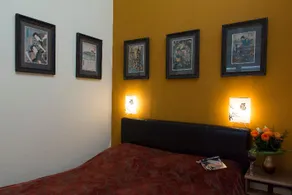 Theaterland Classic Apartments - Image 2
