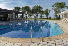 Lito Beach - Image 4