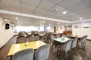 Saltstayz Hotel Huda City Center - Image 2