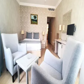 X Life Hotel - Image 2