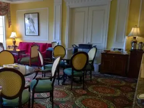 Trianon Old Naples Hotel - Image 2