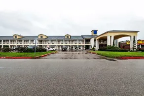 Americas Best Value Inn & Suites - Image 5