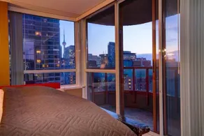 Canada Suites on Bay - Image 3