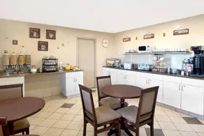 Deer Park Inn - Image 2