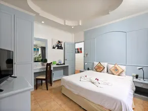 Arya Eightball Records Hotel - Image 2