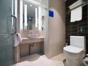 Holiday Inn Express Zhengzhou Airport - Image 5