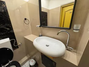 Harry Hotel - Image 4