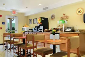 Microtel Inn & Suites by Wyndham Huntsville - Image 2