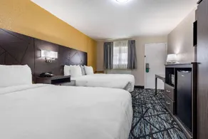 Quality Inn - Image 4