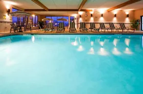 Norwood Inn & Suites Eagan - Image 3