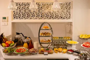 Dahlia Hotel - Image 3