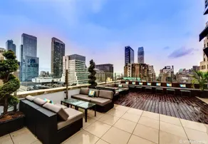 The Herald Hotel Powered by LuxUrban - Image 3
