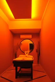 Clover Magic Park Side Hotel - Image 5