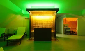 V8 Hotel Classic Motorworld Region Stuttgart - Image 2