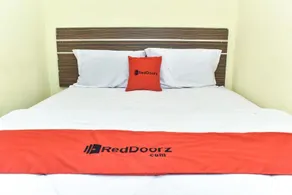 RedDoorz Near Pantai Losari 3 - Image 2