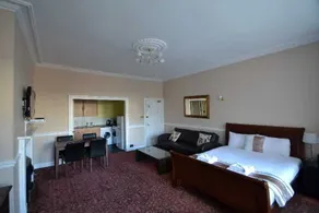 Roscoe House - Image 3