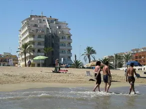 Sundays Beach - Image 4