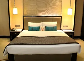 Pacific Regency Hotel Suites - Image 3