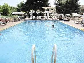 Lesse Hotel - Image 5