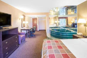 Days Inn by Wyndham Toledo - Image 2