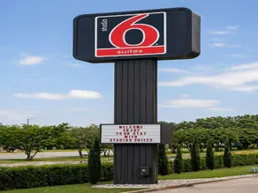 Spanish Trails Inn - Image 2