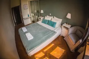 Angel House Aparthotel - Image 5