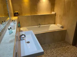 The George, Sure Hotel Collection by Best Western - Image 4