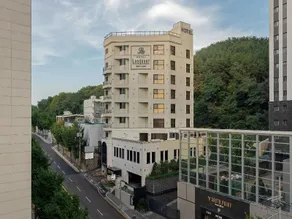 Londoner Hotel - Image 3