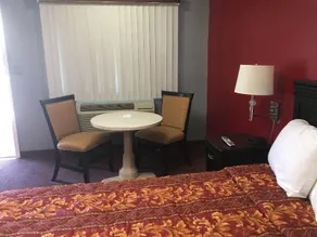 Journeys End Motel - Image 2