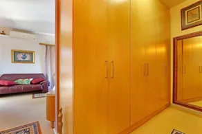 Knightsbridge Tower Apartment - Image 5