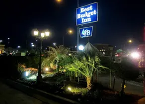 Best Budget Inn - Image 4