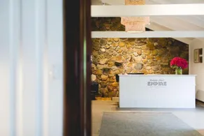 Empire Spa Retreat - Image 4