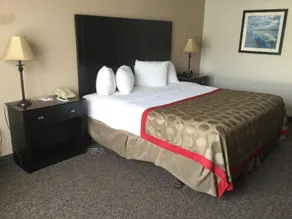 Quality Inn & Suites - Image 4