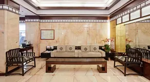 La Plaza Hotel - Image 3