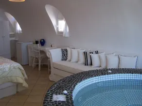 CALDERA VIEW PRIVATE VILLA - Image 2